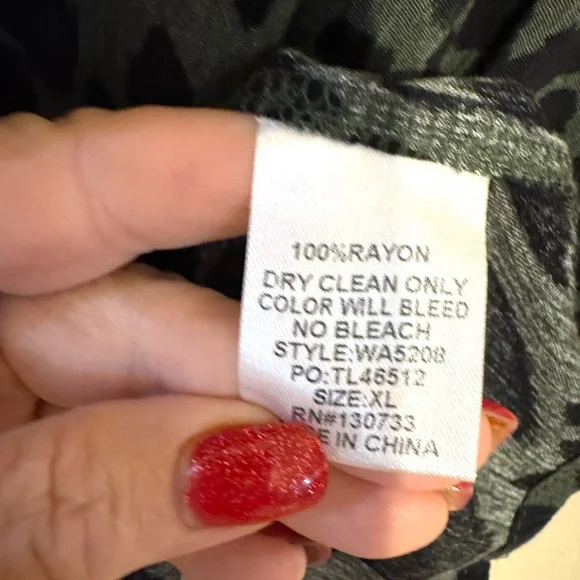 NWT UMGEE BLACK/GREEN ANIMAL PRINT TOP XLARGE #3 - Picture 7 of 9